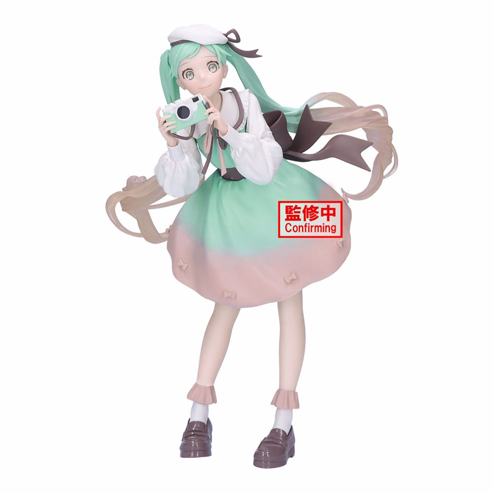 HATSUNE MIKU Holiday Memories Figure-Camera